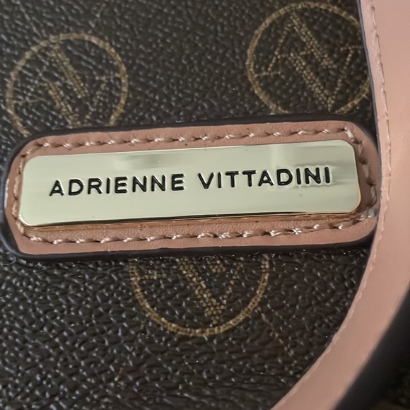 It’s vintage bag Adrienne Vittadini - Picture 7 of 7